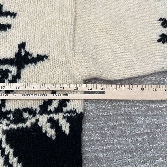 VTG Express Tricot Sweater Womens Medium Snowflake Pom Poms Chunky 90s Holiday - Picture 12 of 13